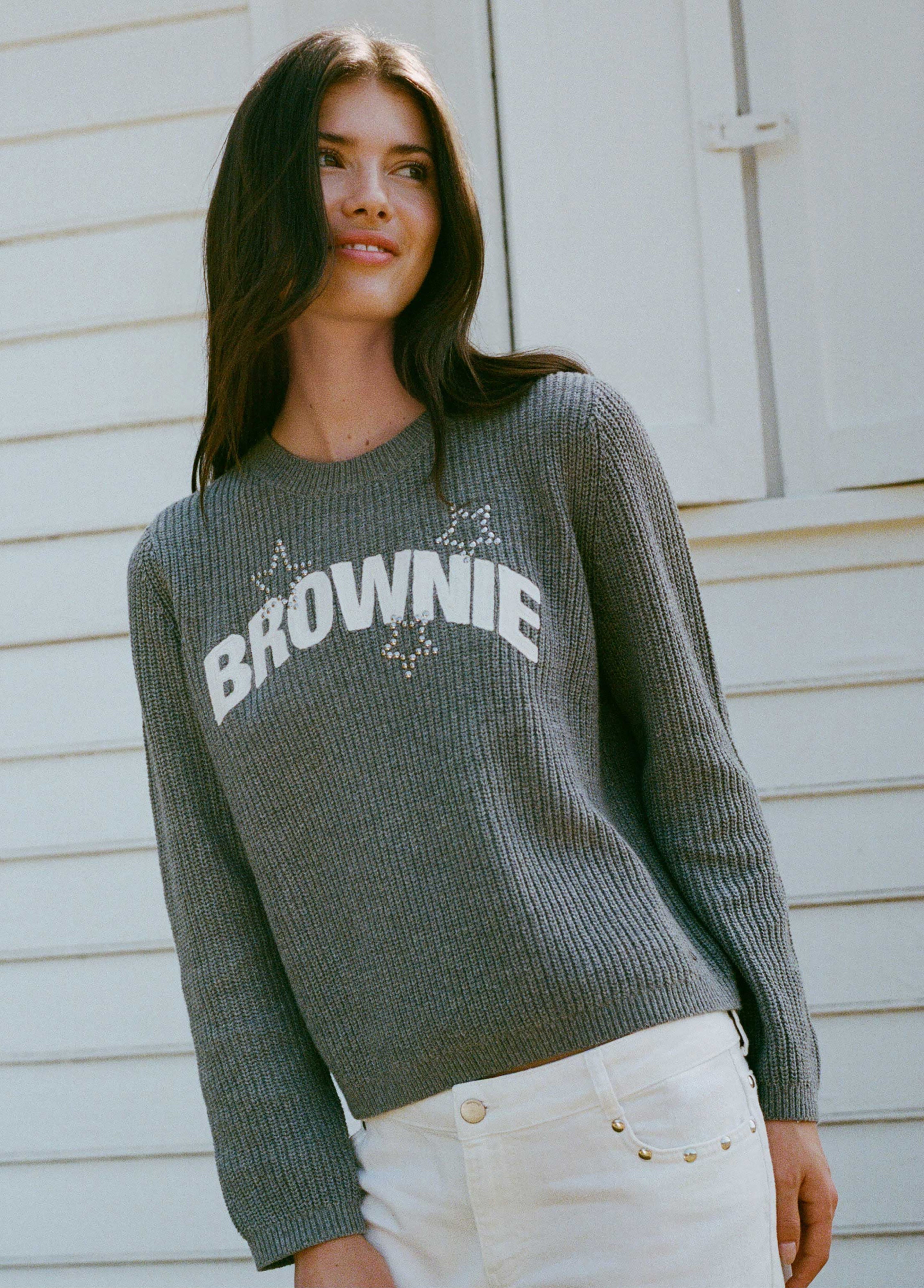 Jersey gris de manga larga con el logotipo brownie bordado en estrellas