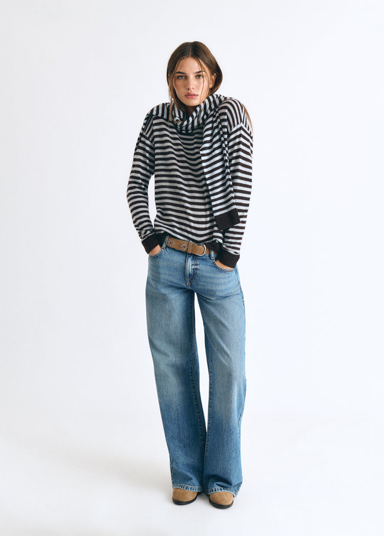 Wide flower-studded belt