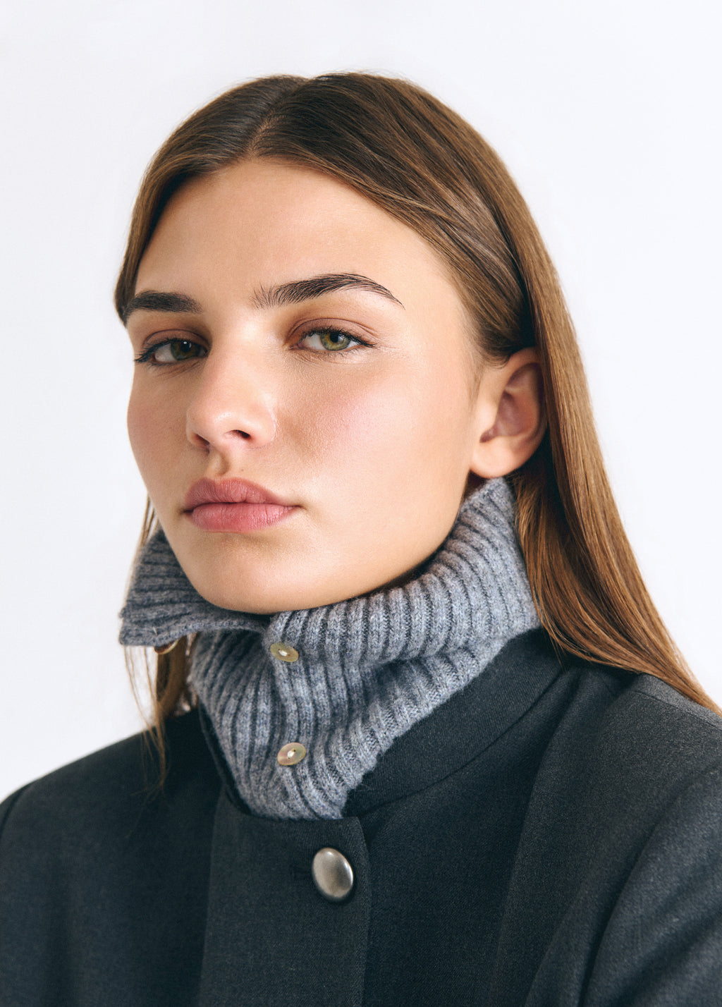 Ribbed knit collar