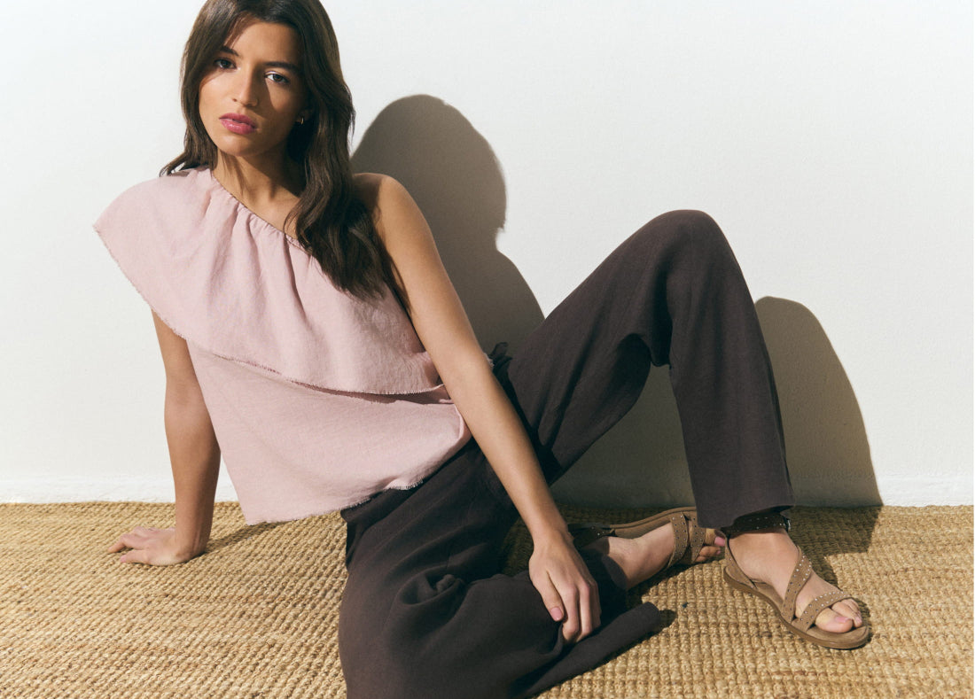 Flat strap sandals