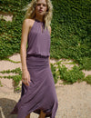 Vestido escotado tachas