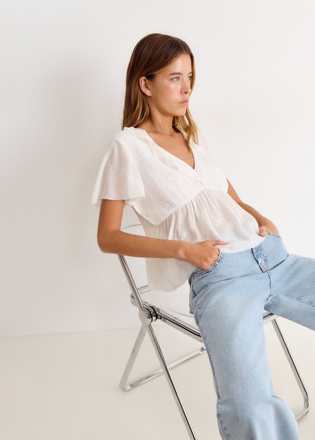Short sleeve blouse with ruffles