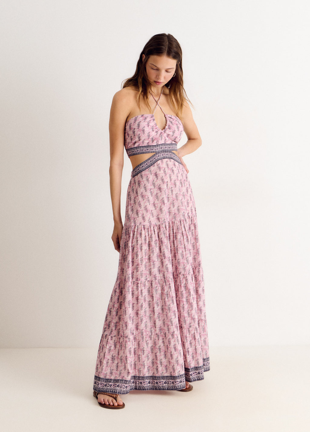 Robe longue découpes