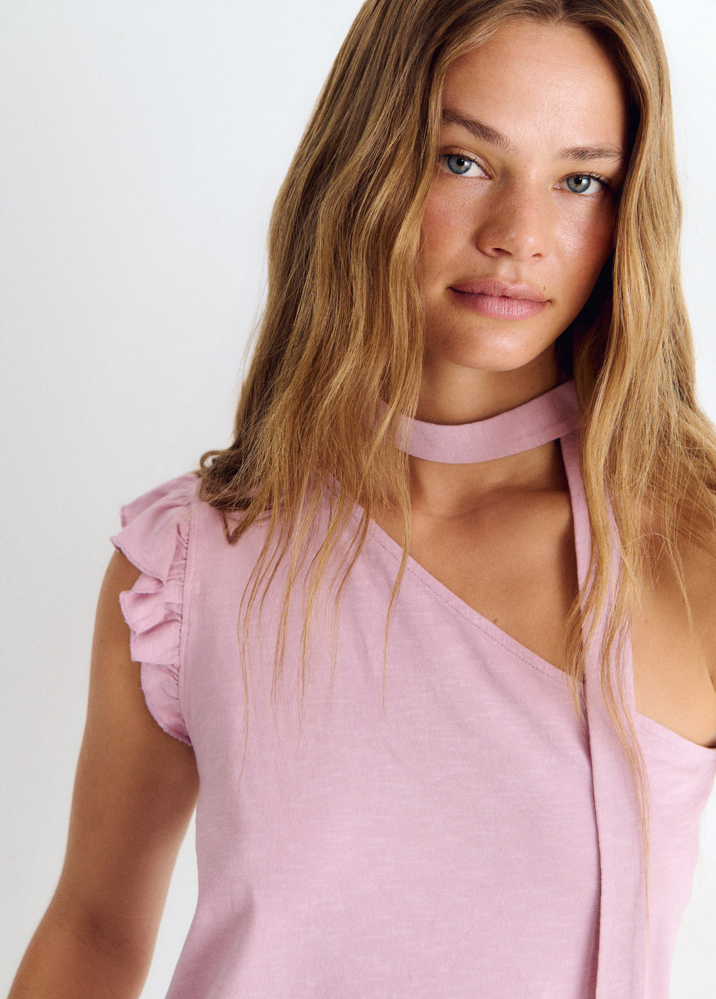 Asymmetrical ruffle t-shirt