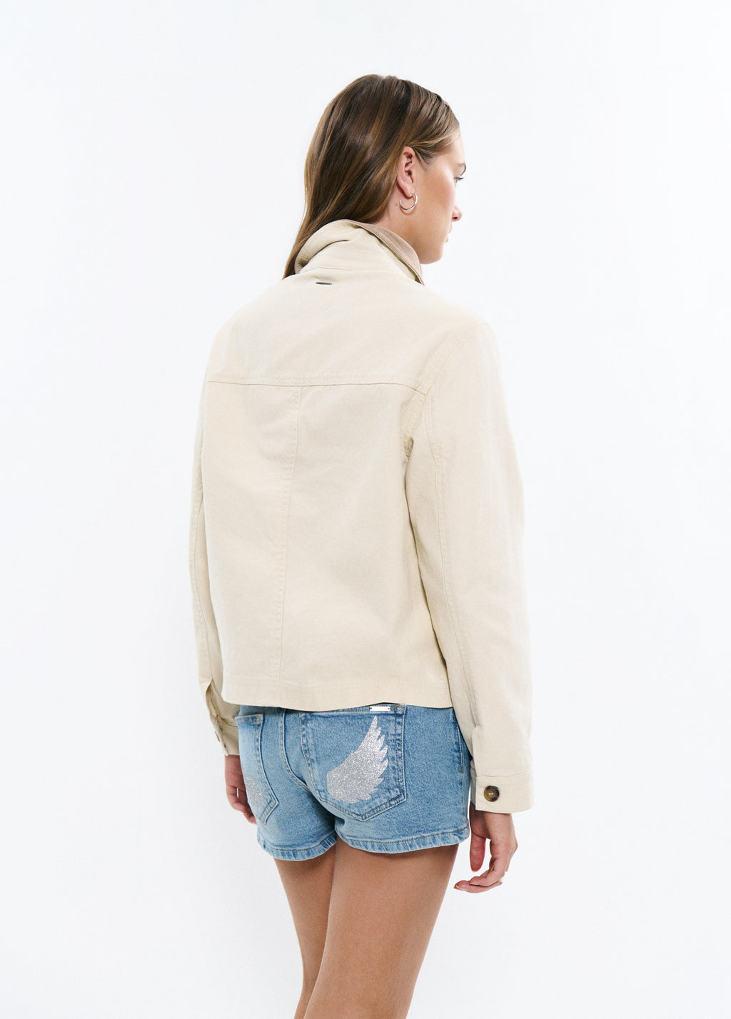 Short jacket with front pockets