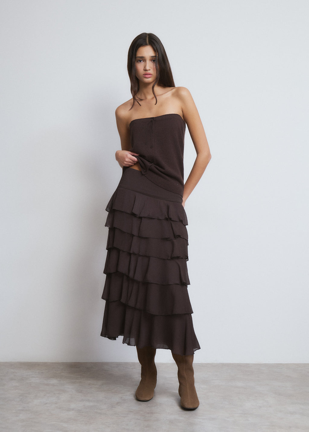Saia midi com folhos