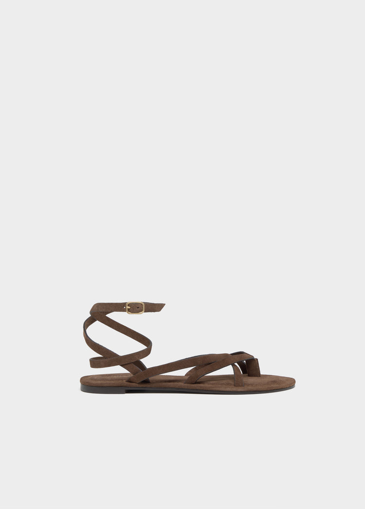 Flat sandals with suede straps