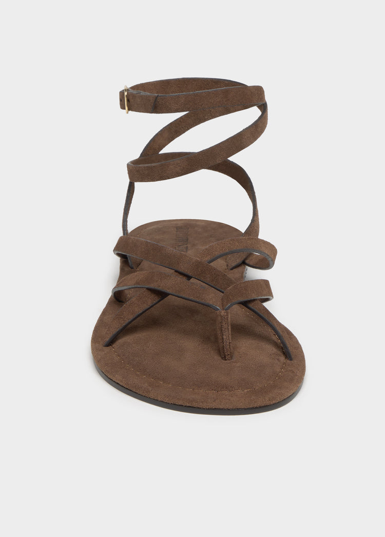 Flat sandals with suede straps