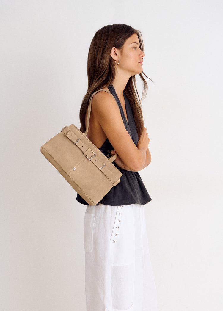 Shoulder bag with buckle