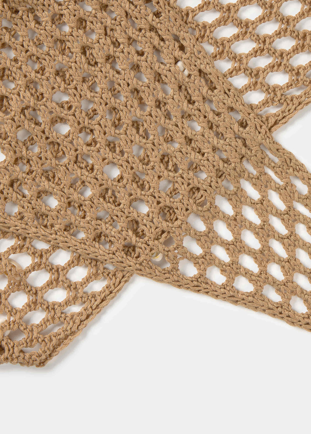 Triangle net scarf with shells