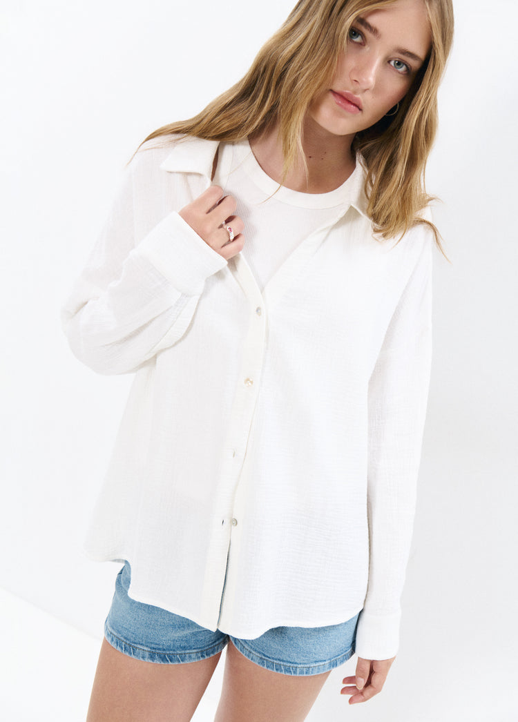 Double-layer V-neck shirt