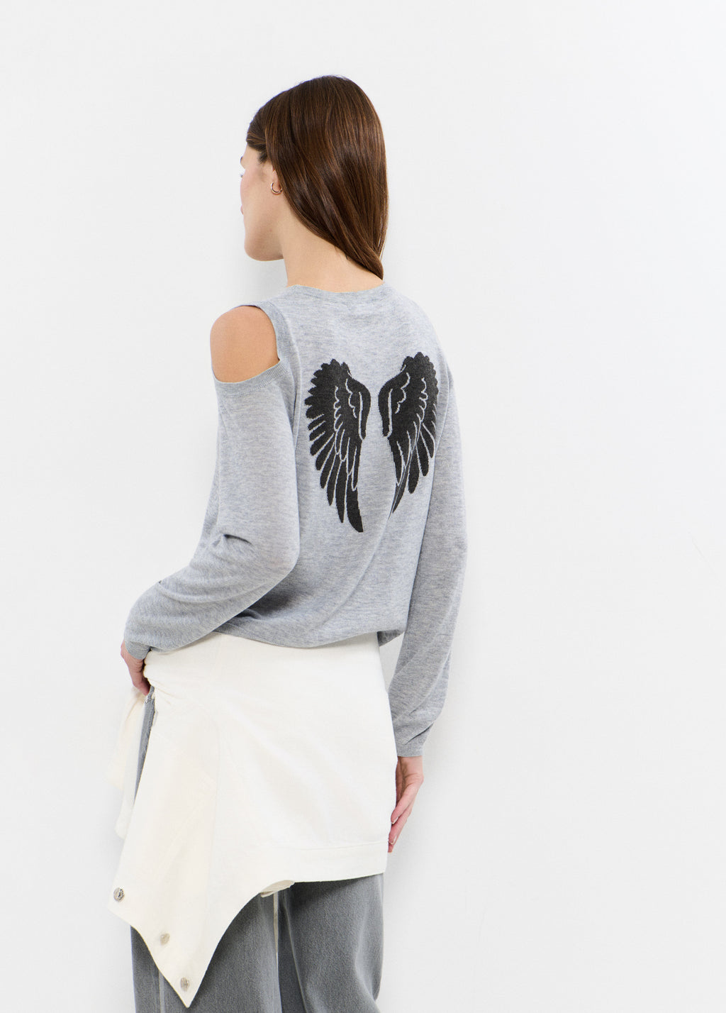 Shoulder cut-out sweater with back wings