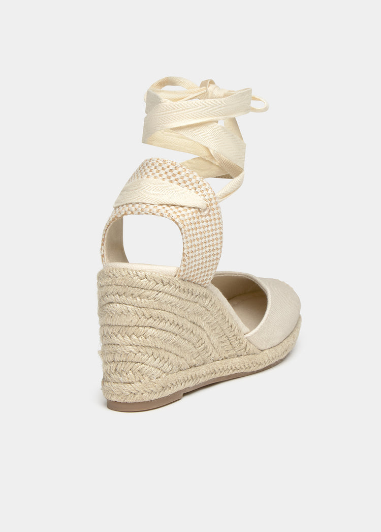 Sandaal met sleehak van jute