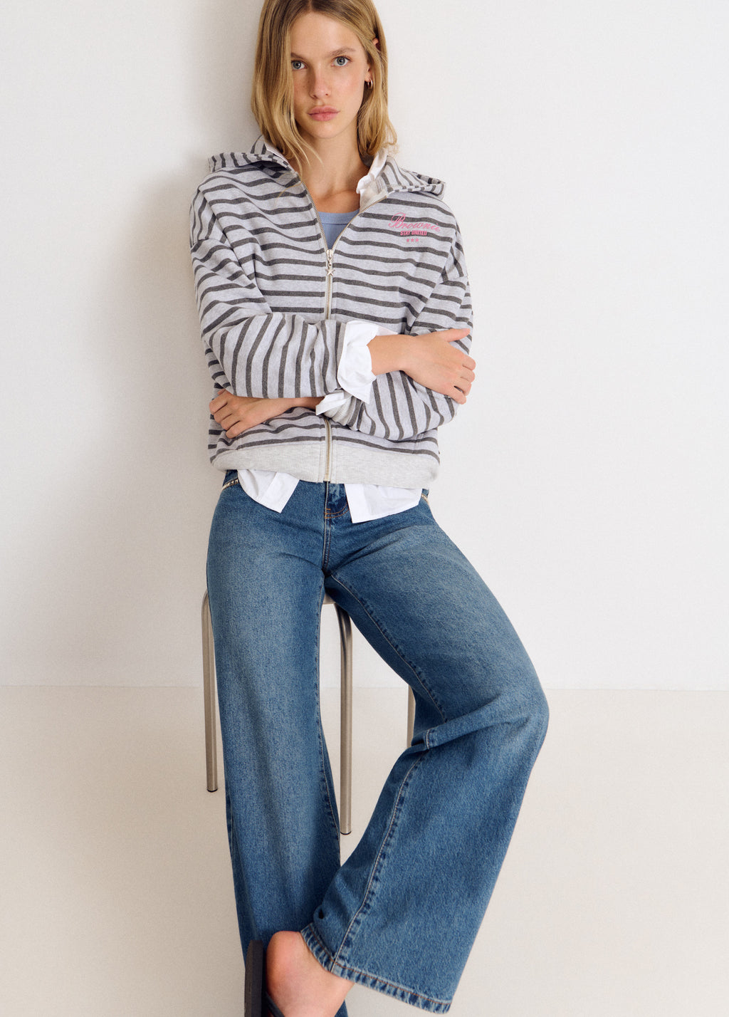 Sweatshirt met rits, streep en borduursel