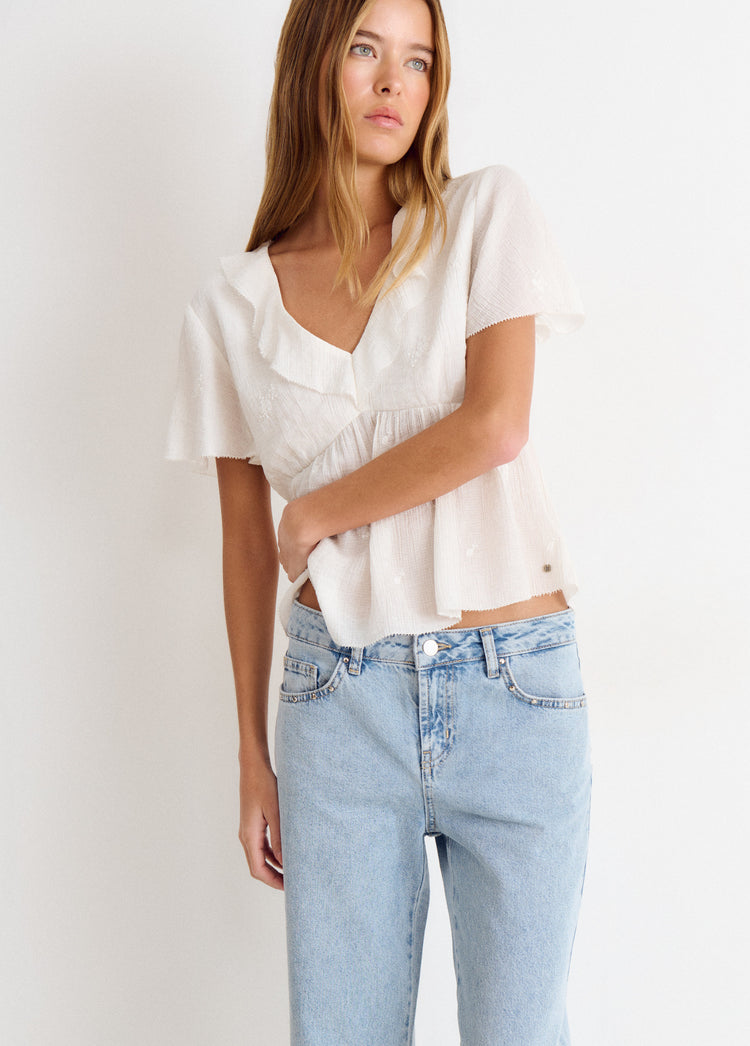 Straight jeans with embroidered pockets