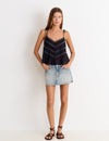 Top com alças de renda