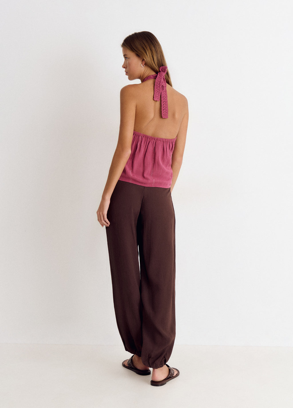 Halter-Top mit Häkelkragen