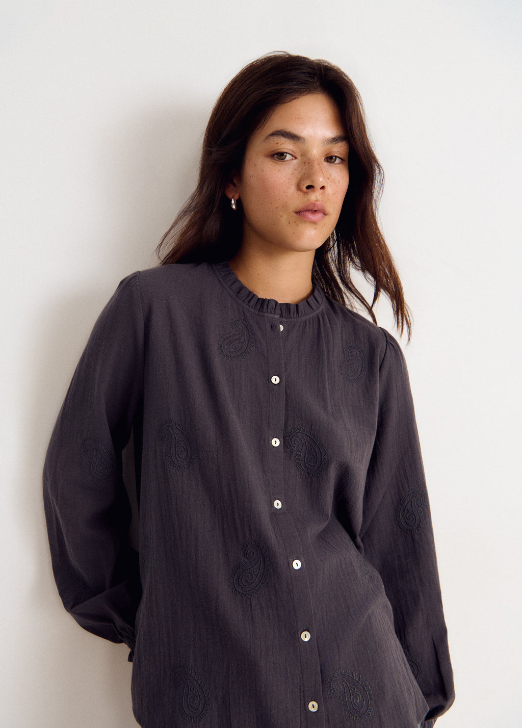 Blusa manga larga bordada