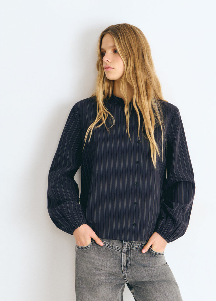 Blusa às riscas com laço