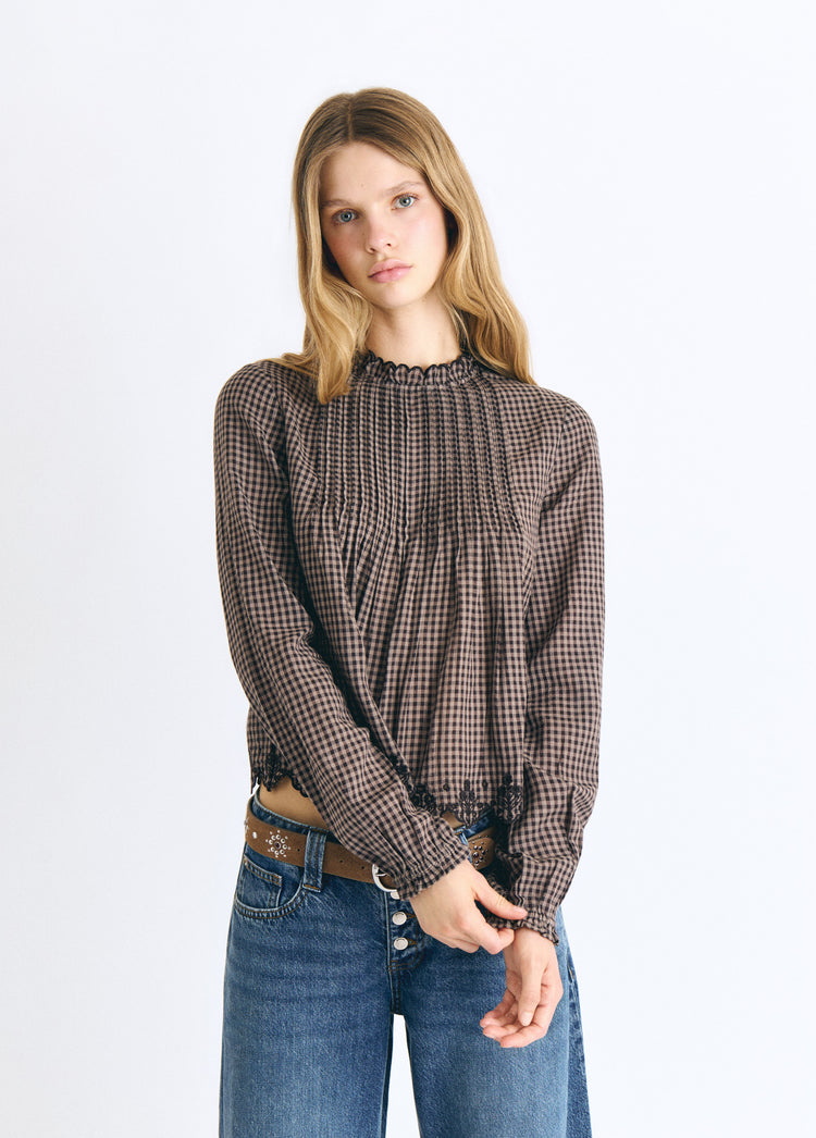 Blusa cuadros bajo bordado