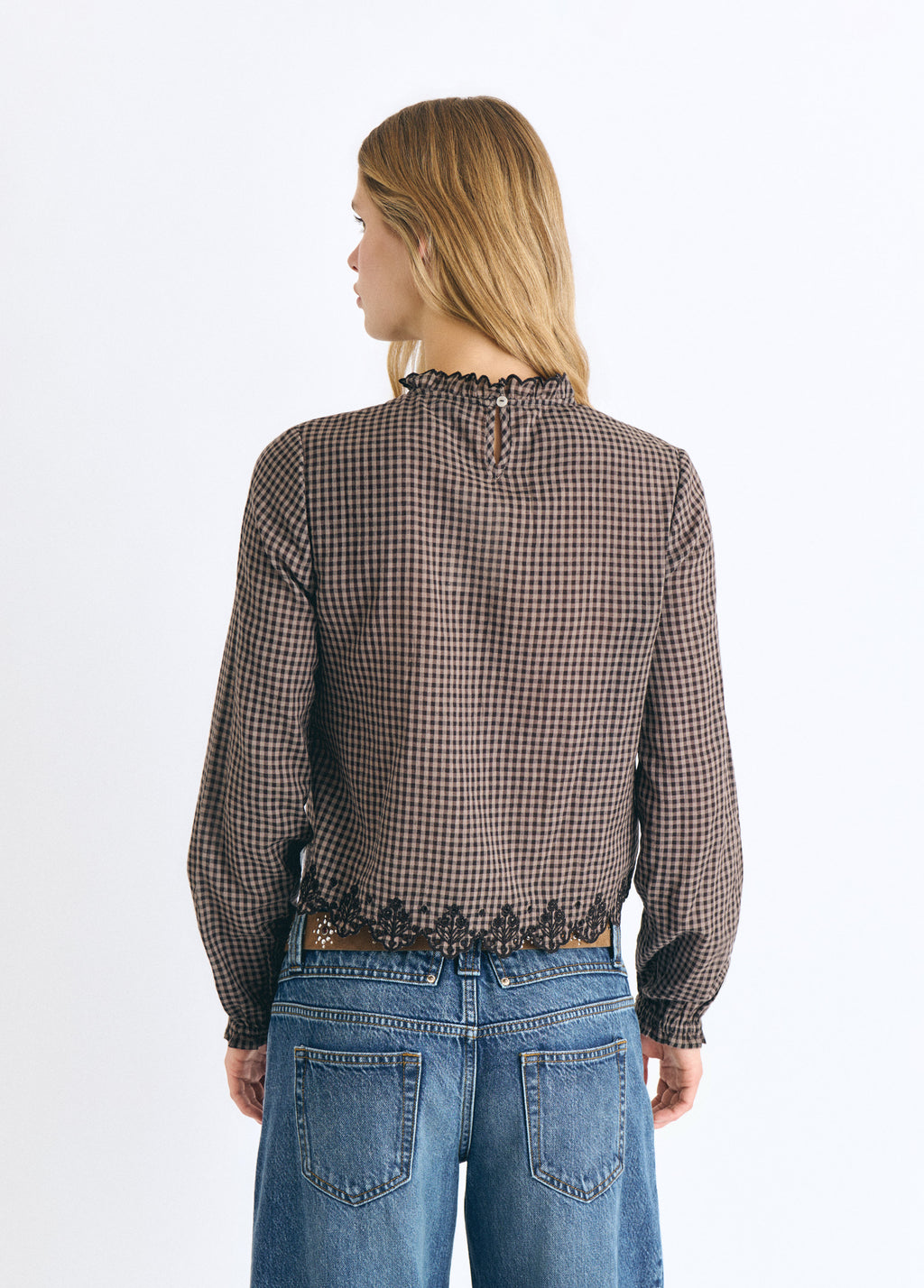 Bluse mit Karomuster und besticktem Saum