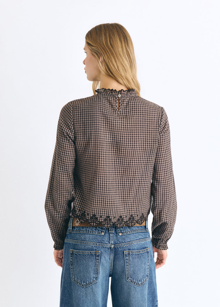 Blusa cuadros bajo bordado