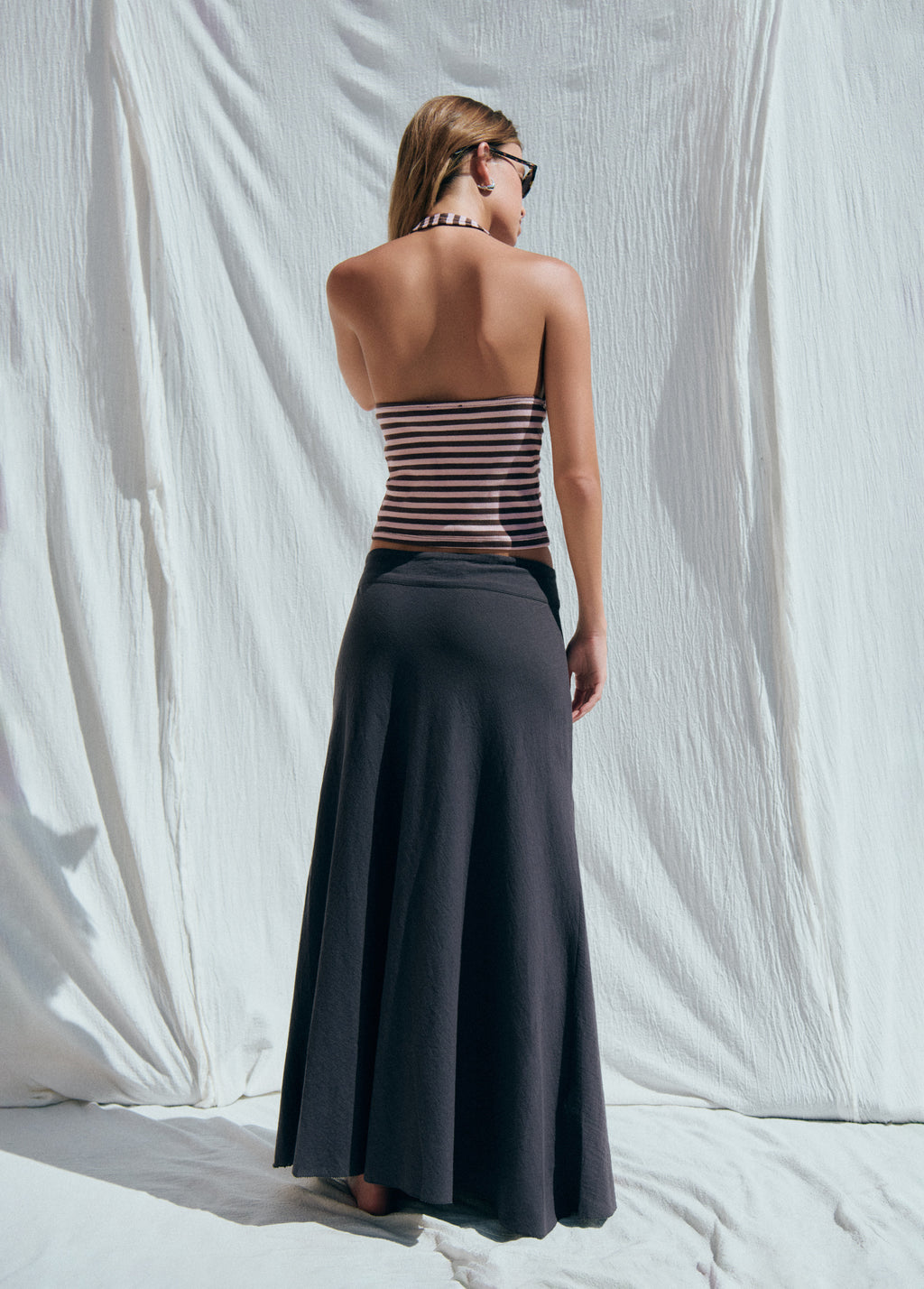 Long skirt waist detail