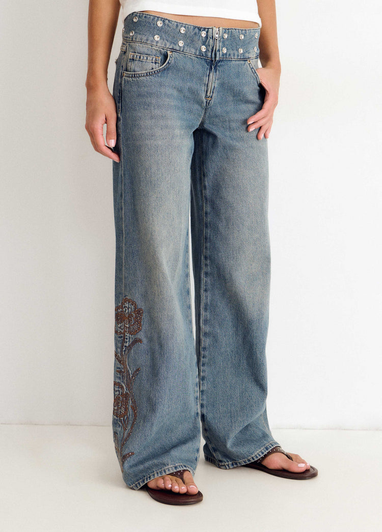 Studded embroidered waistband jeans
