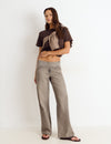 Wide-waistband jeans with studs