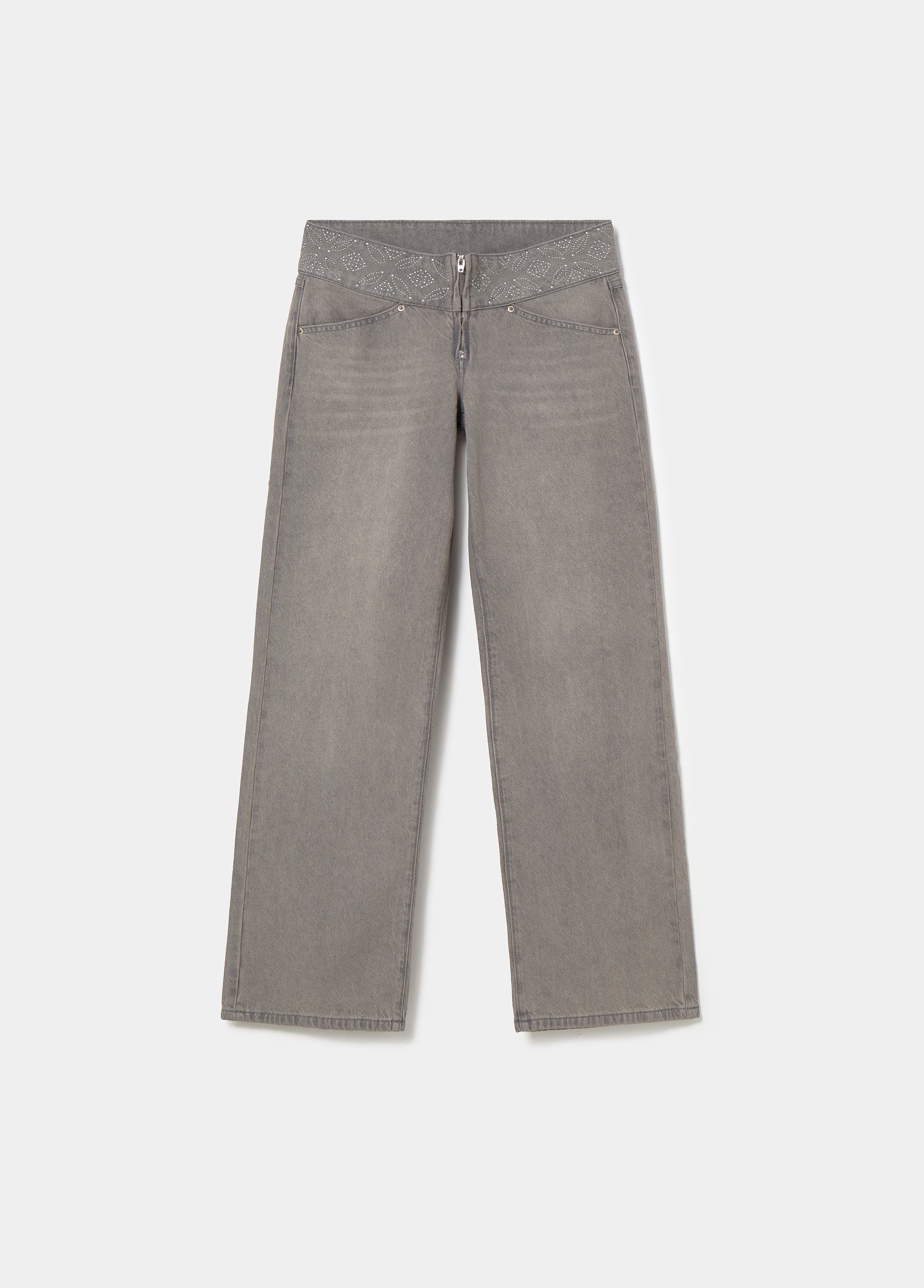 Jeans de corte recto en gris con cinturilla ancha decorada con tachas