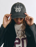 Gorra del 20è aniversari amb tatxes