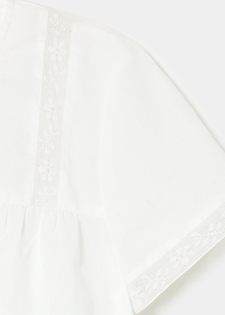 Blouse with lace detail