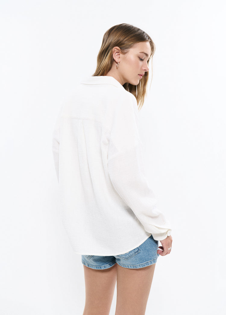 Double-layer V-neck shirt