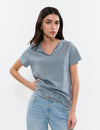 Button t-shirt