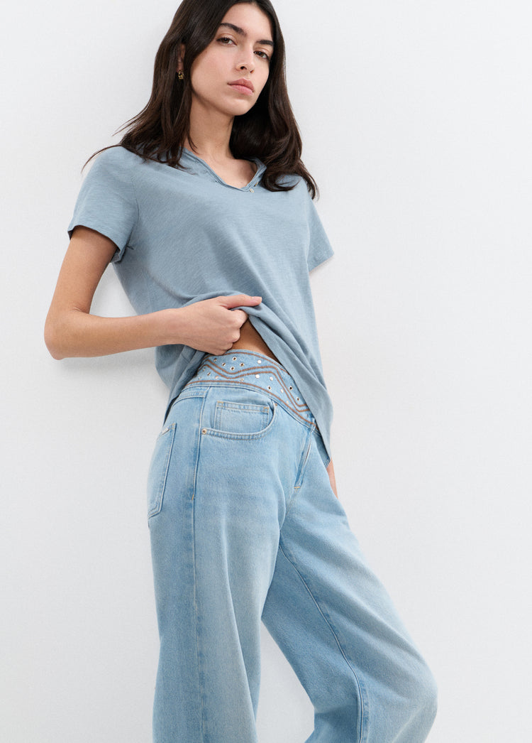 Button t-shirt