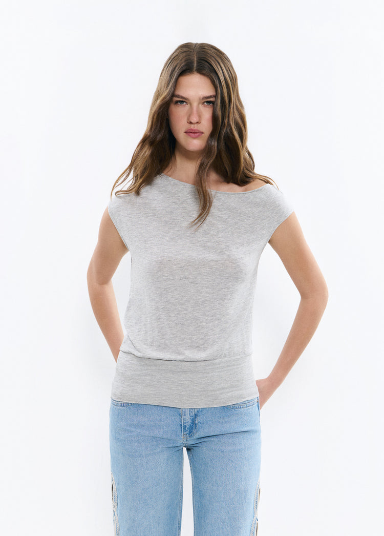 Fitted waist t-shirt