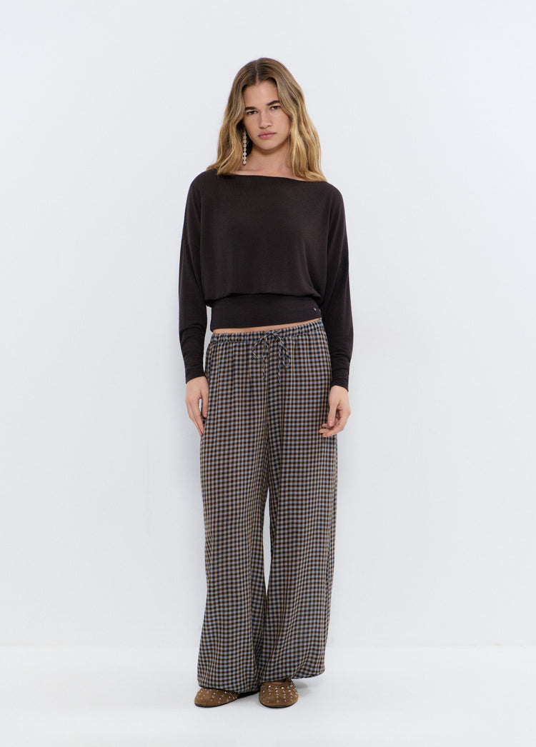 Fitted waist t-shirt