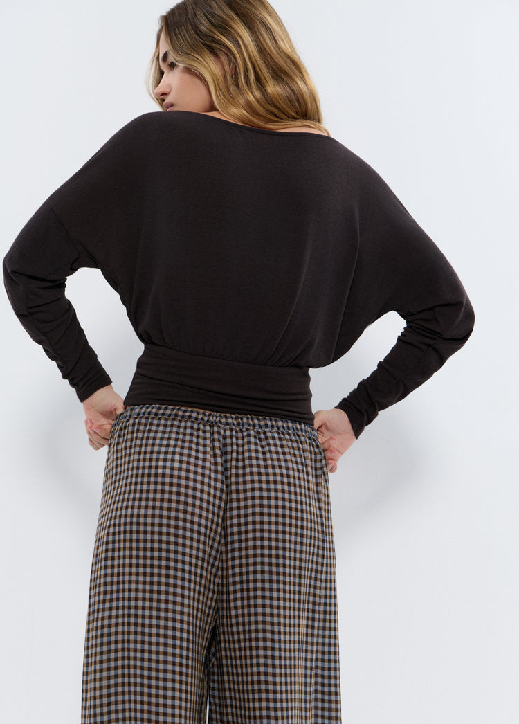 Fitted waist t-shirt