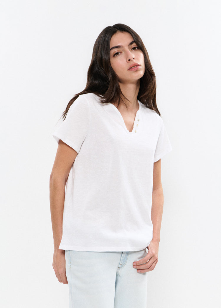 Cotton t-shirt with buttons