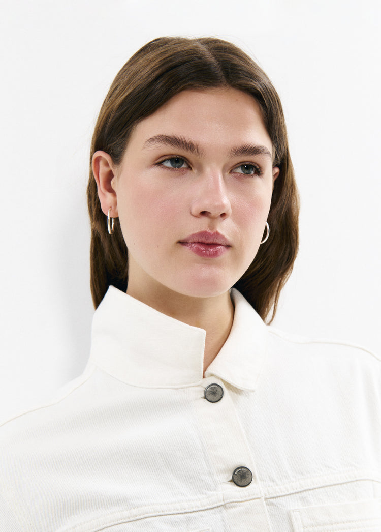 Jacket with large pockets