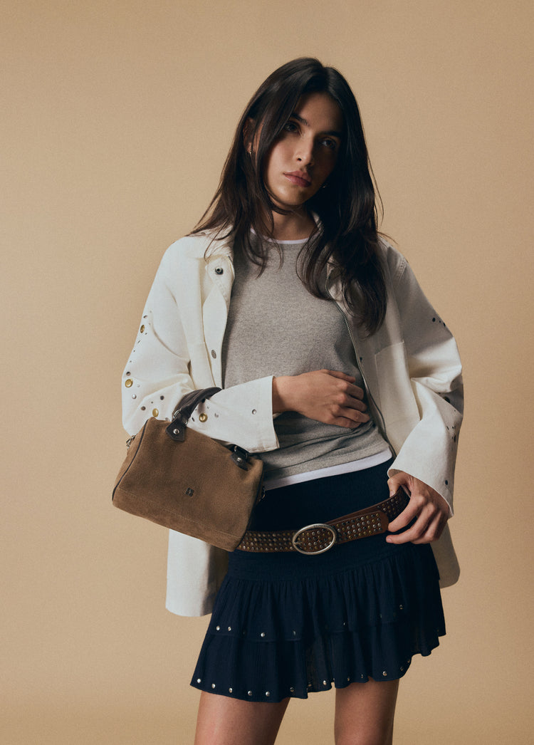 Thin multi-stud belt