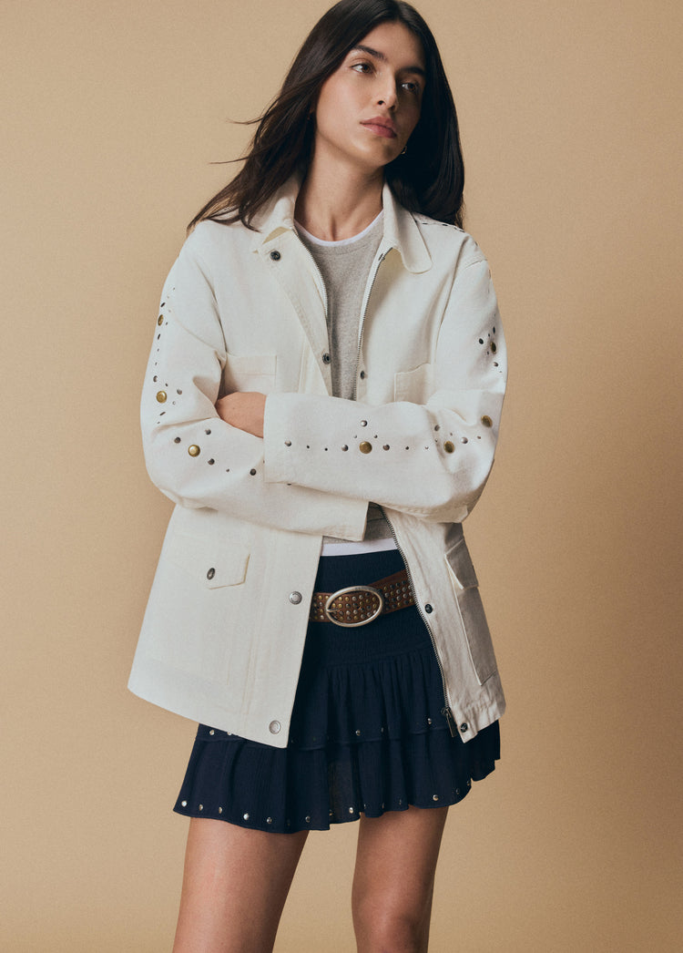 Thin multi-stud belt