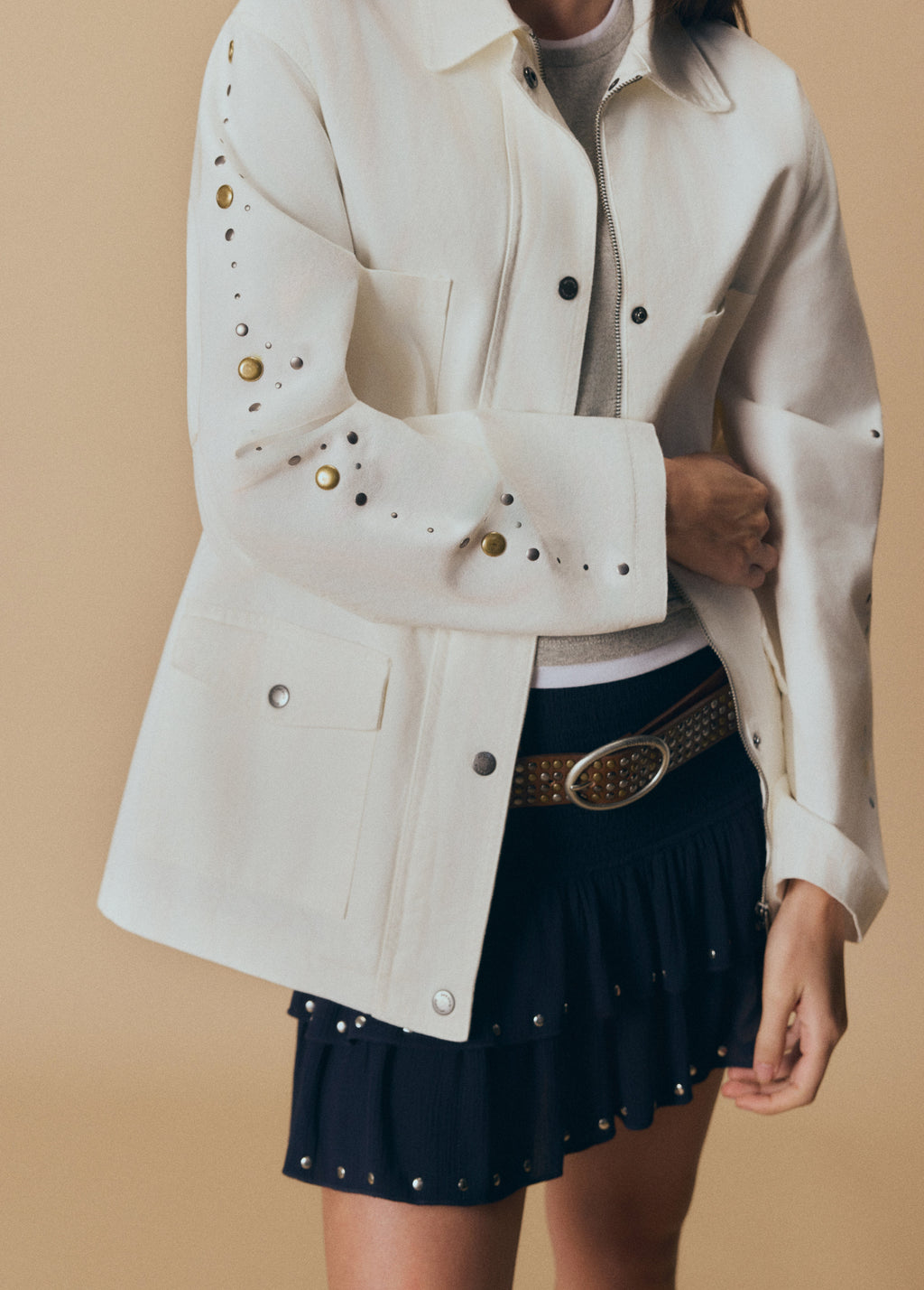 Thin multi-stud belt