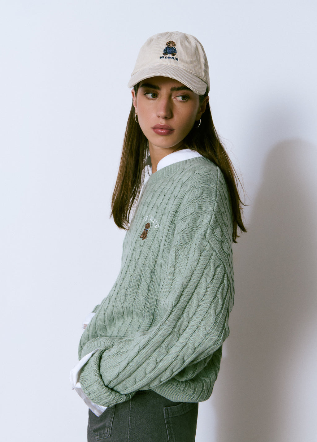 Corduroy cap with dog embroidery