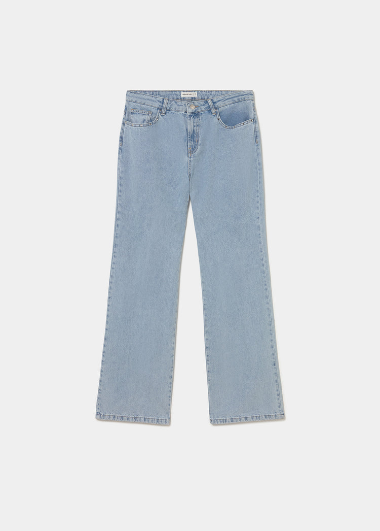 Straight jeans with embroidered pockets