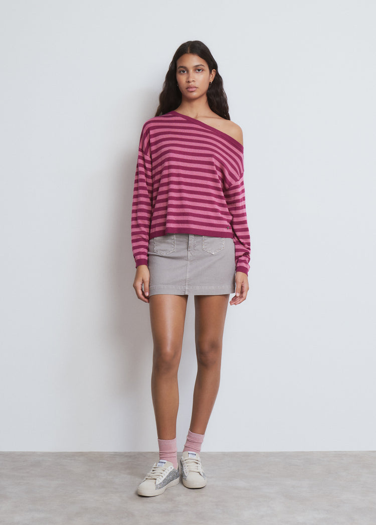 Asymmetrische trui met strepen