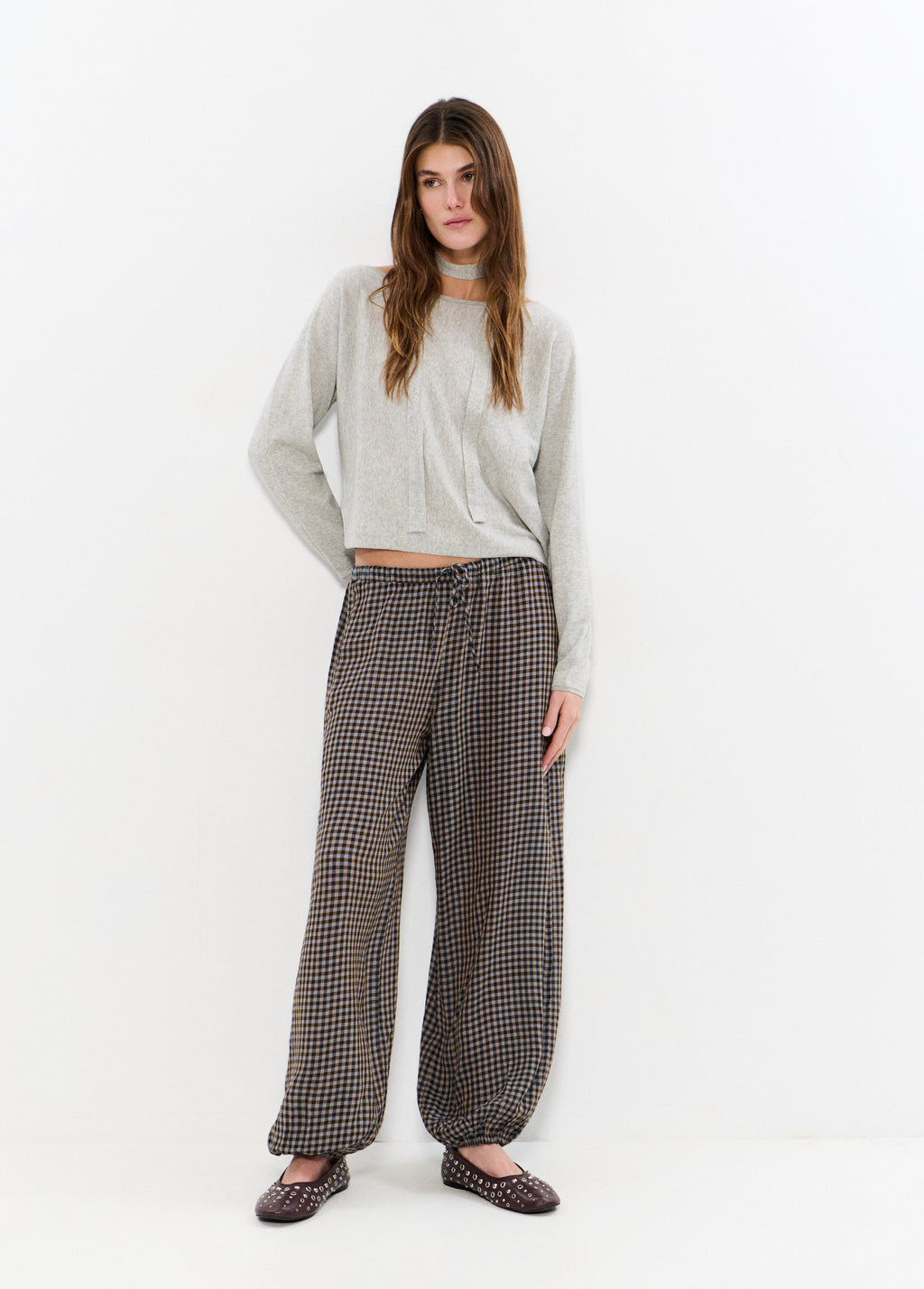 Dropped shoulder choker sweater