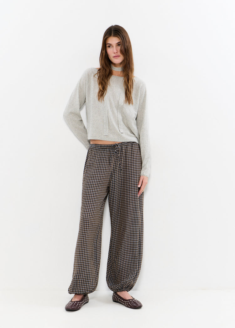Dropped shoulder choker sweater