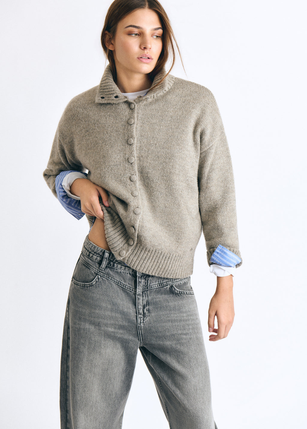 Knitted jacket with buttons