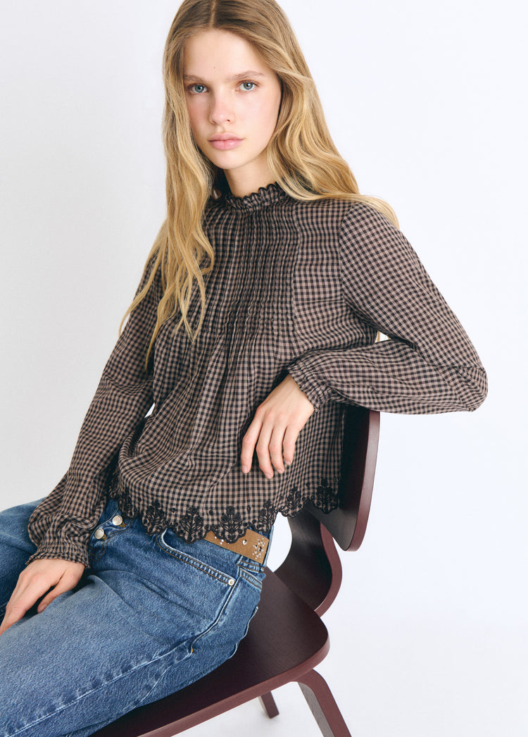 Blusa cuadros bajo bordado